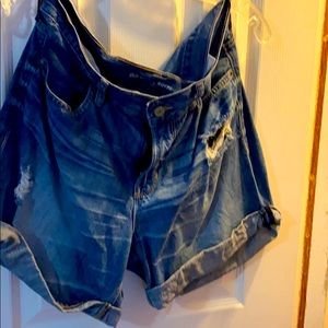 Old Navy Boyfriend Ripped Jean Shorts